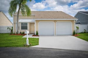 12 Paxford Lane, Boynton Beach, FL 33426 - MLS#B26007366