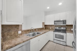 2581 Riverside Drive, Coral Springs, FL 33065 - MLS#B26007383