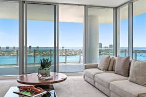 220 Lake Shore Drive, Lake Park, FL 33403 - MLS#B26007416