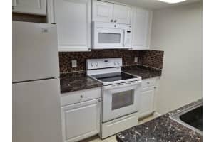 3238 Coral Lake Lane, Coral Springs, FL 33065 - MLS#B26007435