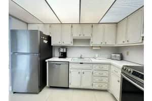 1985 Ocean Drive, Hallandale Beach, FL 33009 - MLS#B26007461