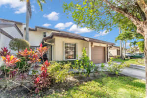 20824 Boca Ridge Drive, Boca Raton, FL 33428 - MLS#B26007488