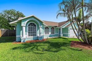 921 NE Zebrina Senda, Jensen Beach, FL 34957, Jensen Beach, FL 34957 - MLS#B26007492