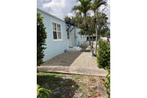 415 9th Ave Avenue, Lake Worth Beach, FL 33460 - MLS#B26007524