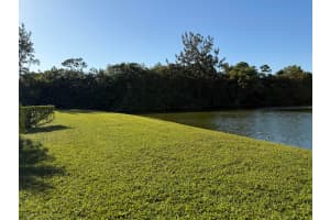 81 Camden Drive, West Palm Beach, FL 33417 - MLS#B26007546