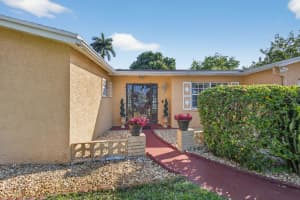 1827 Pinehurst Drive, West Palm Beach, FL 33407 - MLS#B26007565