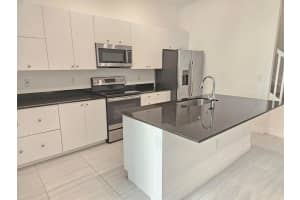 1741 124th Place, Pembroke Pines, FL 33028 - MLS#B26007586