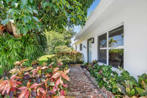 8416 Pine Tree Lane, West Palm Beach, FL 33406 - MLS#B26007600