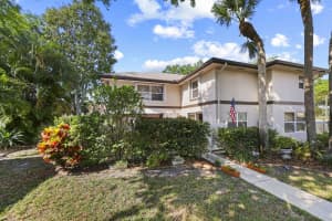 31 Clinton Court, Royal Palm Beach, FL 33411 - MLS#B26007617