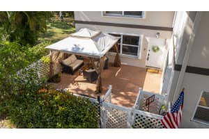 31 Clinton Court, Royal Palm Beach, FL 33411 - MLS#B26007617