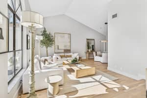 48 Harbour Drive, Boynton Beach, FL 33435 - MLS#B26007695