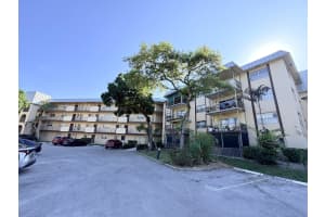 6260 Falls Cir Drive, Lauderhill, FL 33319 - MLS#B26007830