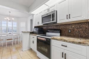 1000 125th Avenue, Pembroke Pines, FL 33027 - MLS#B26007879