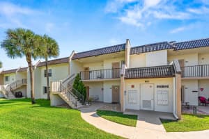 130 Lake Meryl Drive, West Palm Beach, FL 33411 - MLS#B26007899