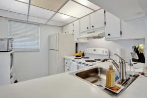 9480 Poinciana Place, Davie, FL 33324 - MLS#B26007944