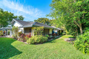 5041 Pine Drive, Boynton Beach, FL 33437 - MLS#B26007948