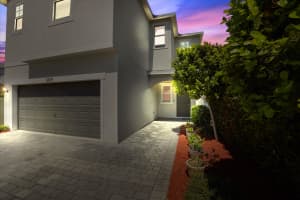 1826 Lake Cove Drive, Lake Worth, FL 33460 - MLS#B26007950