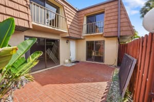 1302 Nebraska Avenue, Fort Pierce, FL 34950 - MLS#B26007955