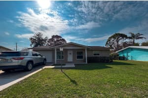 4709 Sunset Boulevard, Fort Pierce, FL 34982 - MLS#B26007957