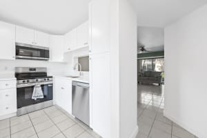 5570 Lakeside Drive, Margate, FL 33063 - MLS#B26007994