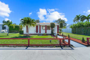 2130 Wiley Court, Hollywood, FL 33020 - MLS#B26008064