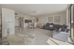 2300 33rd Avenue, Fort Lauderdale, FL 33305 - MLS#B26008118