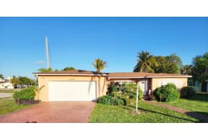 4444 42nd Avenue, Lauderdale Lakes, FL 33319 - MLS#B26008177