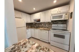 400 10th Street, Deerfield Beach, FL 33441 - MLS#B26008209