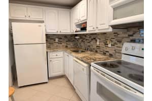 400 10th Street, Deerfield Beach, FL 33441 - MLS#B26008209