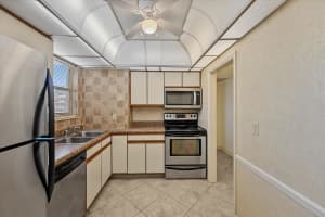 719 Lori Drive, Palm Springs, FL 33461 - MLS#B26008244