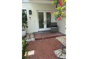 35 Brentwood Drive, Boynton Beach, FL 33436 - MLS#B26008374