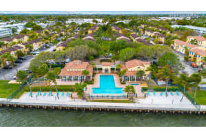 1060 Lake Shore Drive, West Palm Beach, FL 33403 - MLS#B26008457
