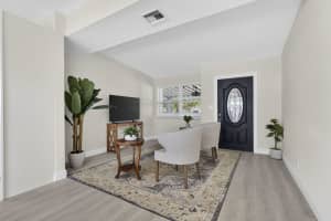 1933 Violet Avenue, West Palm Beach, FL 33415 - MLS#B26008458