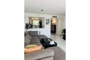 111 Royal Pk Drive, Oakland Park, FL 33309 - MLS#B26008465