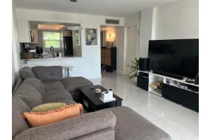 111 Royal Pk Drive, Oakland Park, FL 33309 - MLS#B26008465