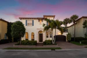71 Via Poinciana Lane, Boca Raton, FL 33487 - MLS#B26008471