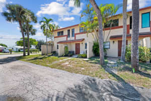 3281 Golf Boulevard, Pompano Beach, FL 33064 - MLS#B26008475