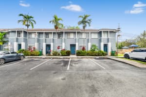 5403 41st Street, Pembroke Pines, FL 33023 - MLS#B26008494