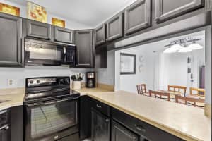 1004 Green Pine Boulevard, West Palm Beach, FL 33409 - MLS#B26008505