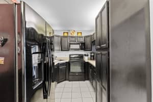 1004 Green Pine Boulevard, West Palm Beach, FL 33409 - MLS#B26008505