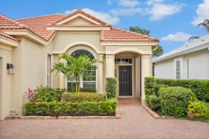 4626 Wandering Oak Court, Jensen Beach, FL 34957 - MLS#B26008514