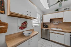 21 Harwood B, Deerfield Beach, FL 33442, Deerfield Beach, FL 33442 - MLS#B26008544