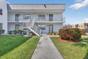 48 Burgundy Avenue, Delray Beach, FL 33484 - MLS#B26008551