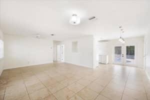 1012 Mohican Boulevard, Jupiter, FL 33458 - MLS#B26008552