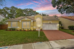 1033 Siena Oaks Cir Circle, Palm Beach Gardens, FL 33410 - MLS#B26008660