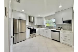 9890 Pecan Tree Drive, Boynton Beach, FL 33436 - MLS#B26008798