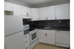 410 Meadows Circle, Boynton Beach, FL 33436 - MLS#B26008822