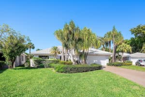 35 Estate Drive, Boynton Beach, FL 33436 - MLS#B26008930