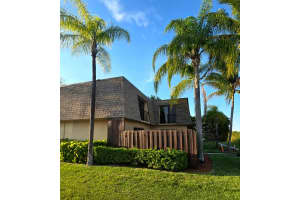 4204 Waterview Circle, Palm Springs, FL 33461 - MLS#B26008935