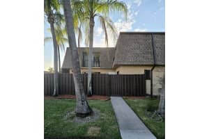 4204 Waterview Circle, Palm Springs, FL 33461 - MLS#B26008935